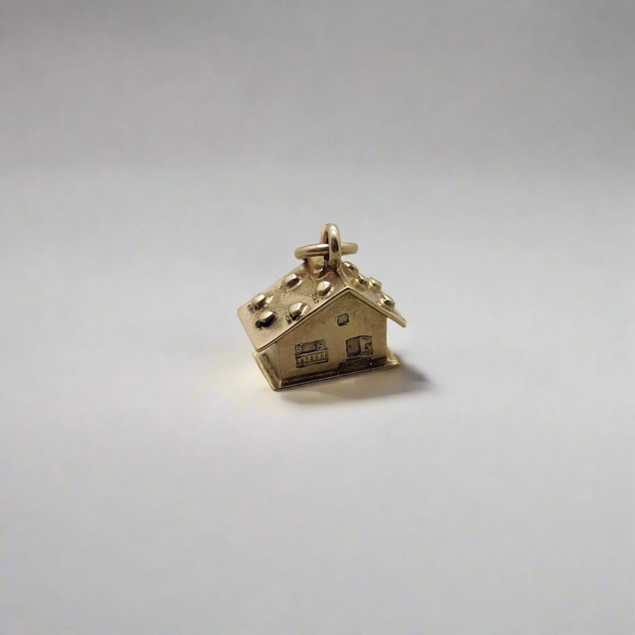 14K Vintage House Charm