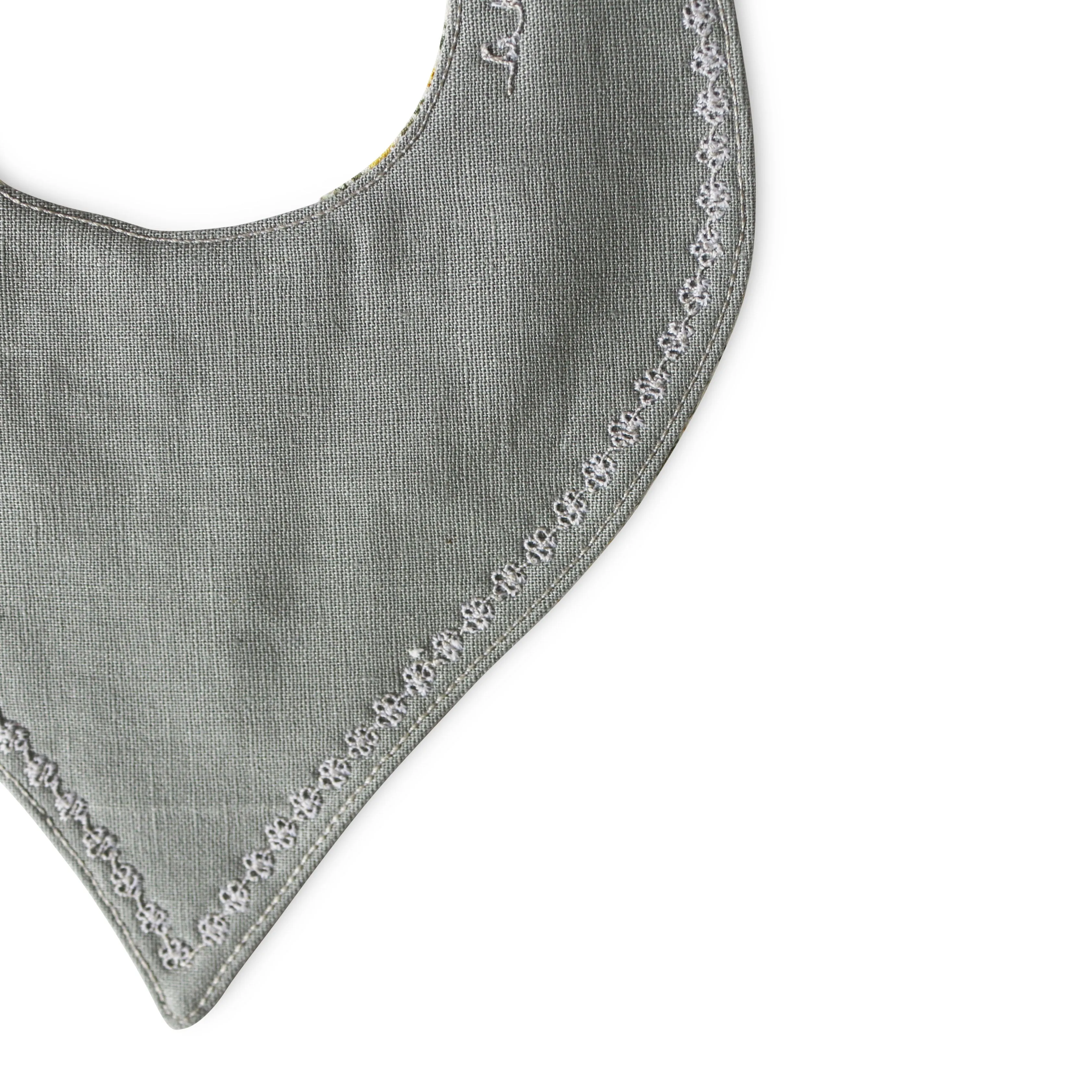 Daisy Teardrop Luxe Bib