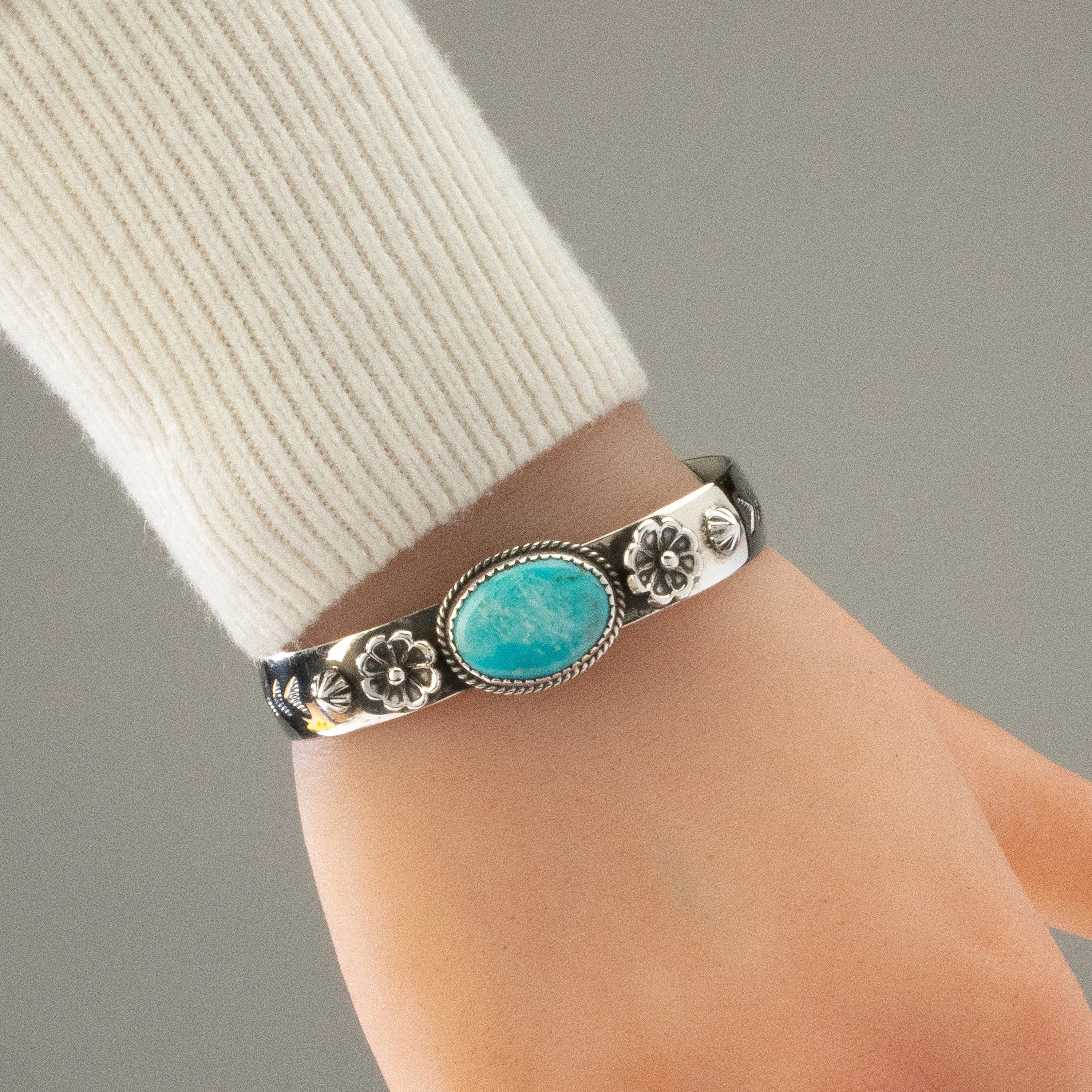 Joe Piaso Jr. King Manassa Turquoise Navajo USA Native American Made 925 Sterling Silver Cuff