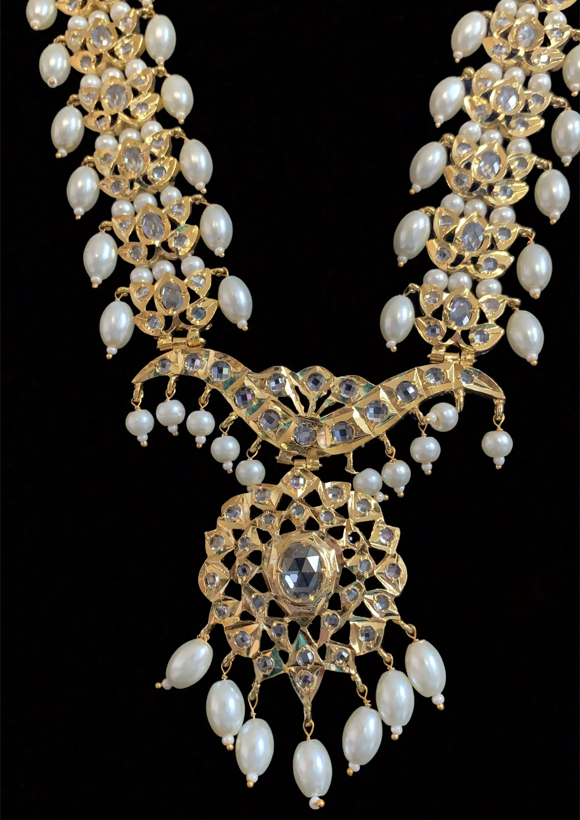 LN80 Asif jaahi haar in shell pearls   ( SHIPS IN 4 WEEKS )