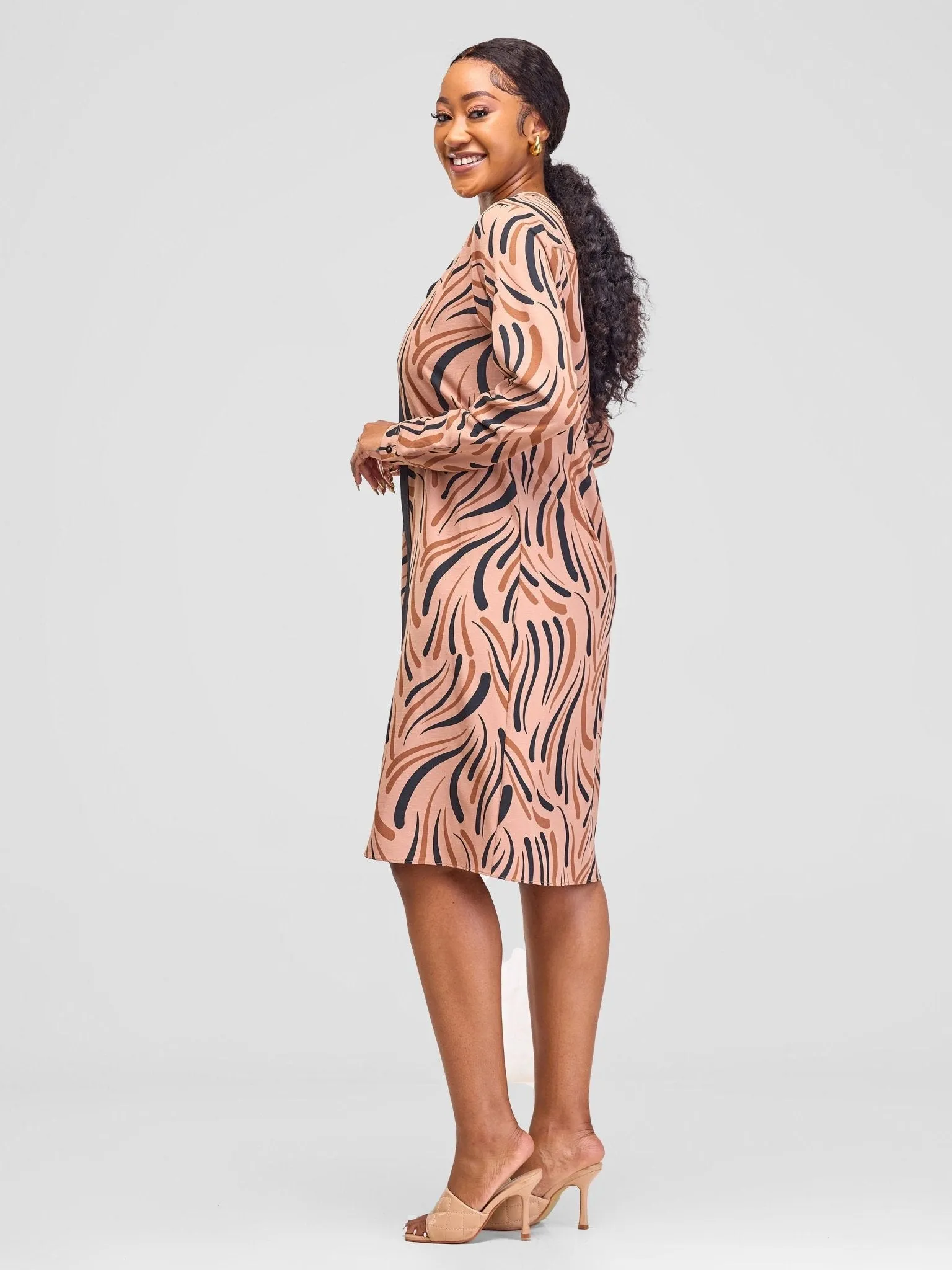 Vivo Ajani V-Neck Shift Dress - Tan Yala Print